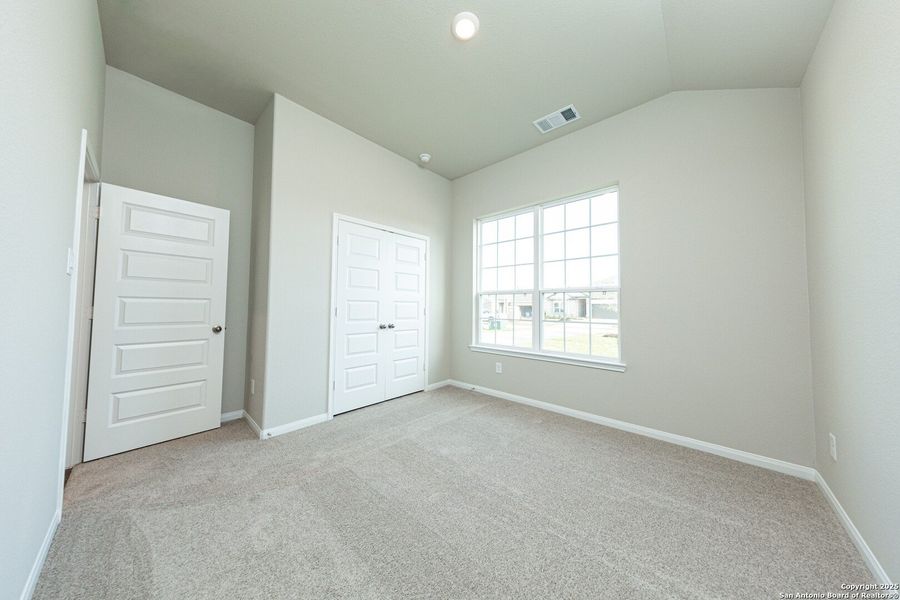 Spacious, unfurnished interior of a new home in Cinco Lakes, San Antonio (Image 15). Spacious, unfurnished interior of a new home in Cinco Lakes, San Antonio (Image 15).