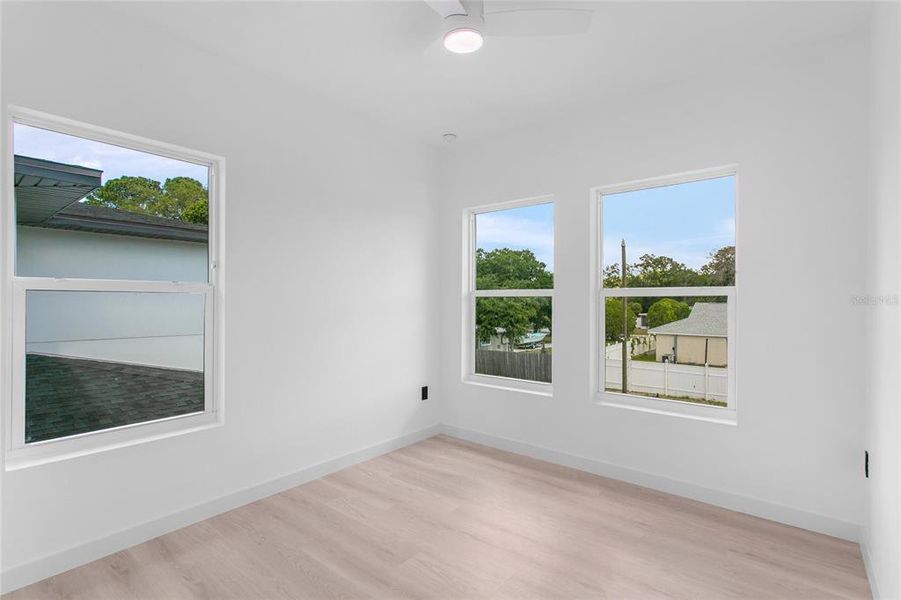 Spacious, unfurnished interior of a new home in , St. Petersburg (Image 23).
