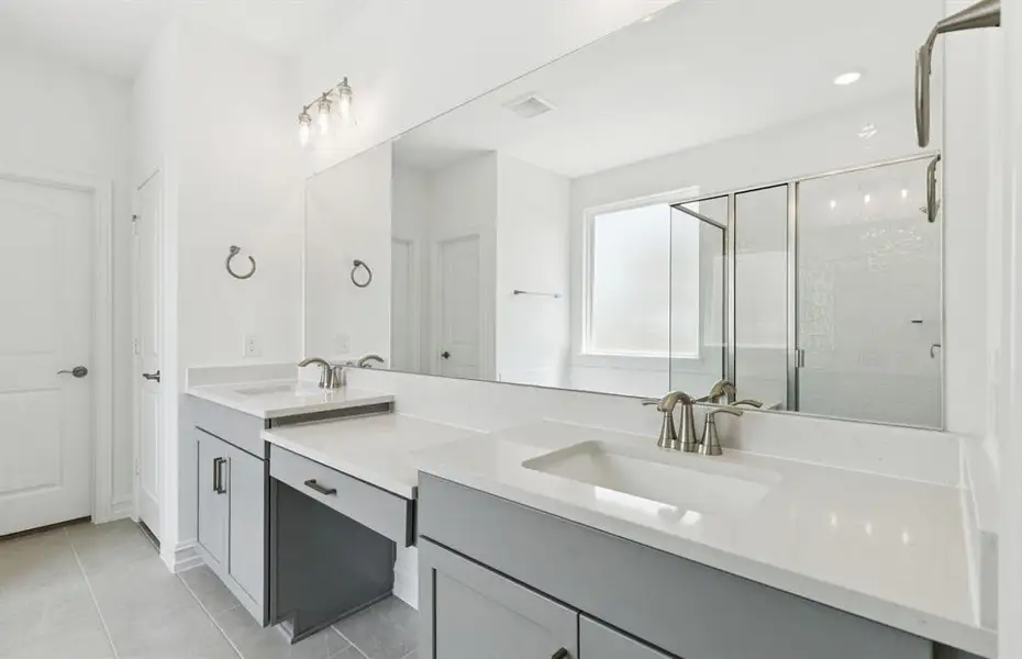 Owner's bath with double vanity Owner's bath with double vanity