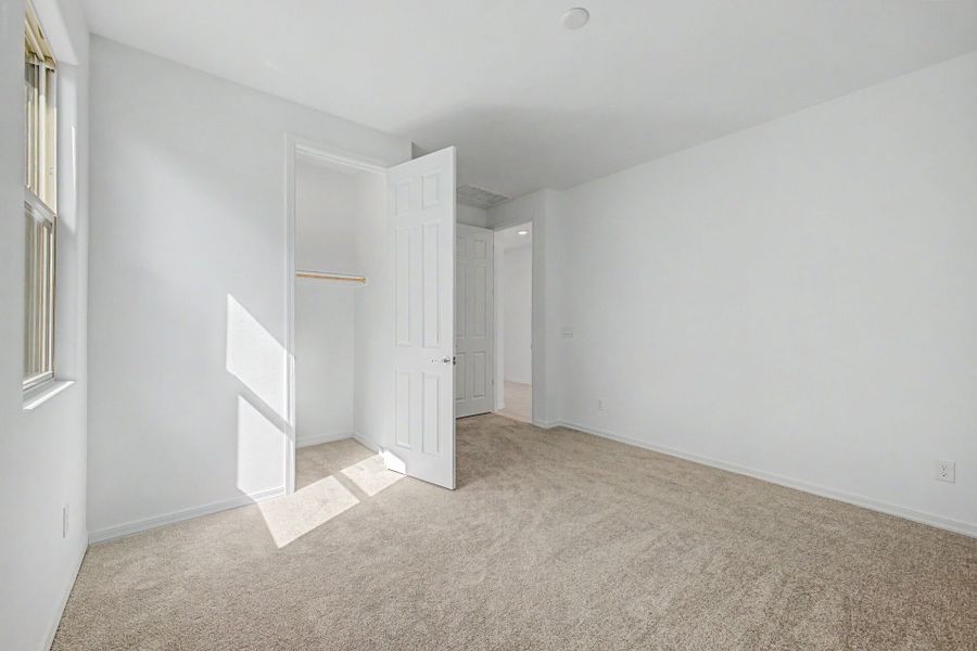 Spacious, unfurnished interior of a new home in Tierra Vistoso, Surprise (Image 12).
