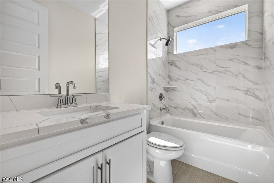 Furnished interior view inside a new home in Cape Coral, Cape Coral (Image 12).