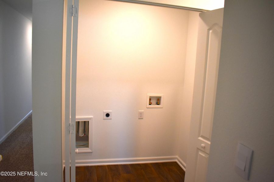 Spacious, unfurnished interior of a new home in Irongate Villas, Jacksonville (Image 23).