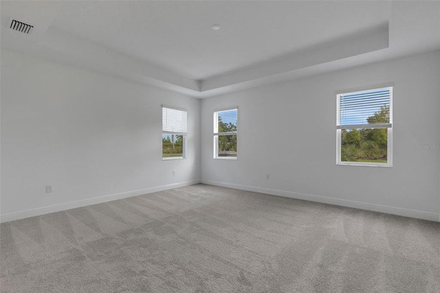Spacious, unfurnished interior of a new home in Hawkstone, Sarasota (Image 47).