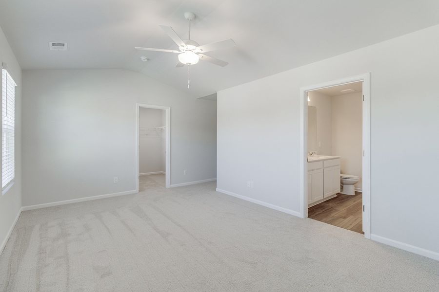 Spacious, unfurnished interior of a new home in Haynes Park, Columbia (Image 23).