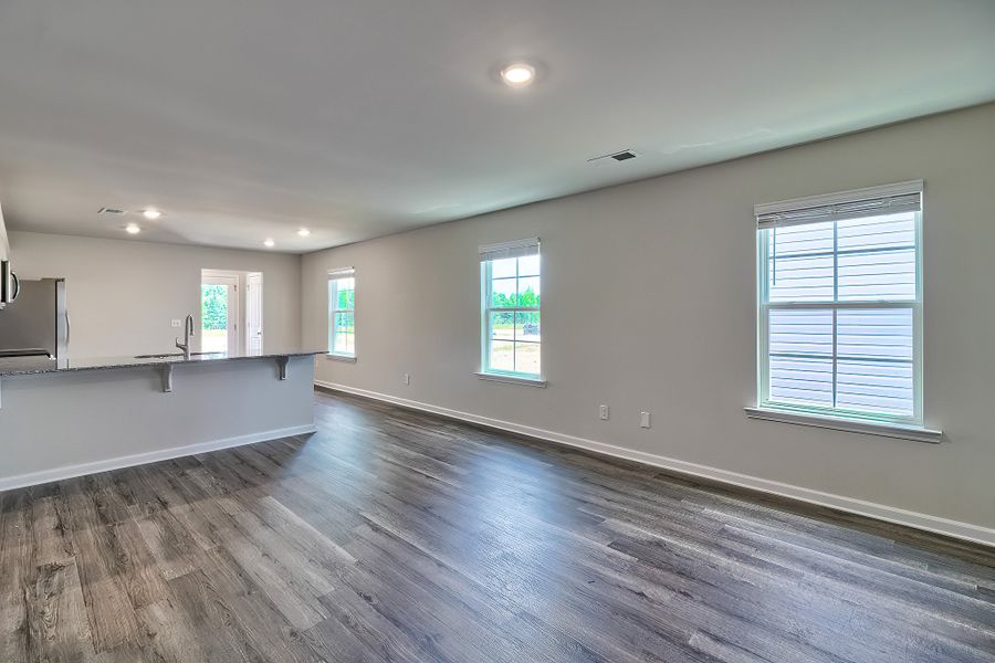 Spacious, unfurnished interior of a new home in Canary Woods, Hopkins (Image 13).