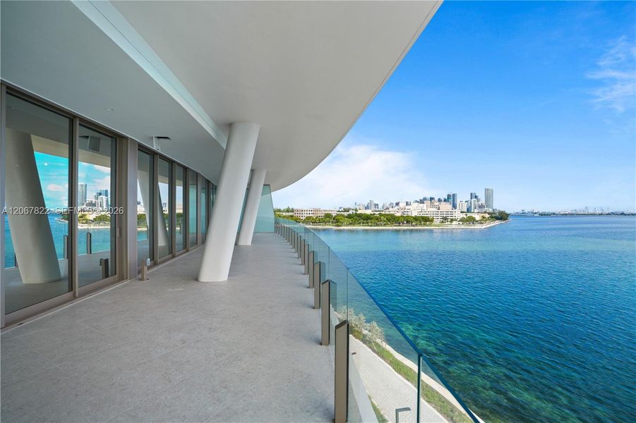 Condo located in Miami, FL showcasing its design and architecture (Image 27).