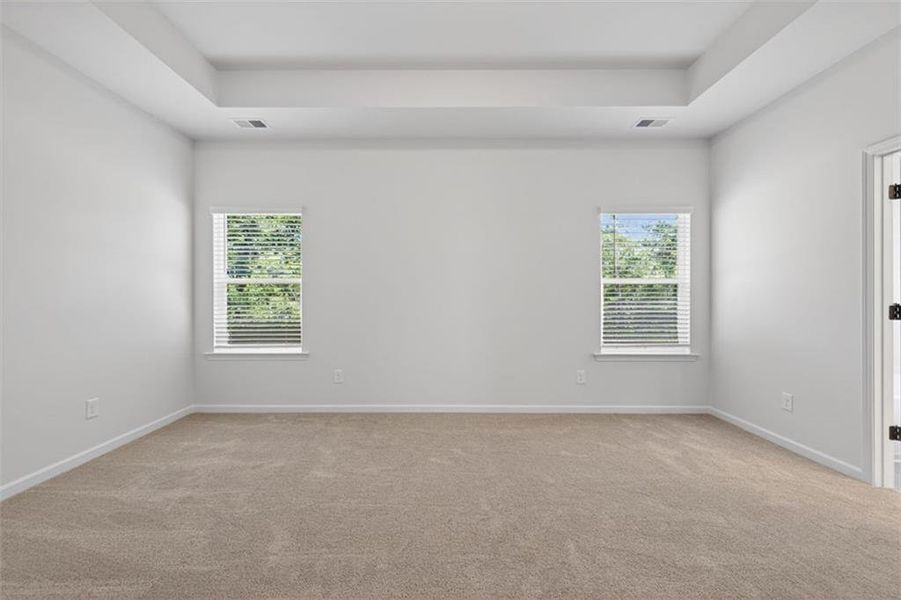 Spacious, unfurnished interior of a new home in Oakmont, Dallas (Image 38).