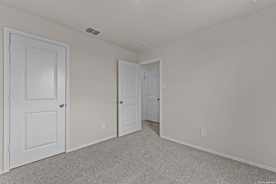Spacious, unfurnished interior of a new home in Spring Valley, New Braunfels (Image 30).