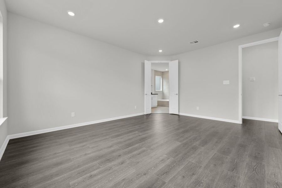 Spacious, unfurnished interior of a new home in Parkside on the River 60s, Georgetown (Image 16).