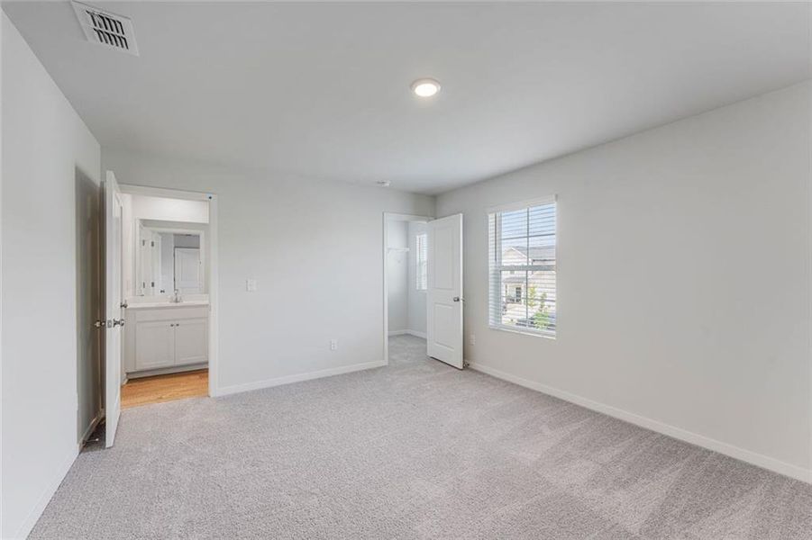 Spacious, unfurnished interior of a new home in Parkview Estates, South Fulton (Image 27).