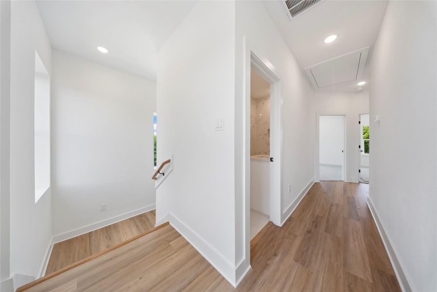 Spacious, unfurnished interior of a new home in , Houston (Image 19).