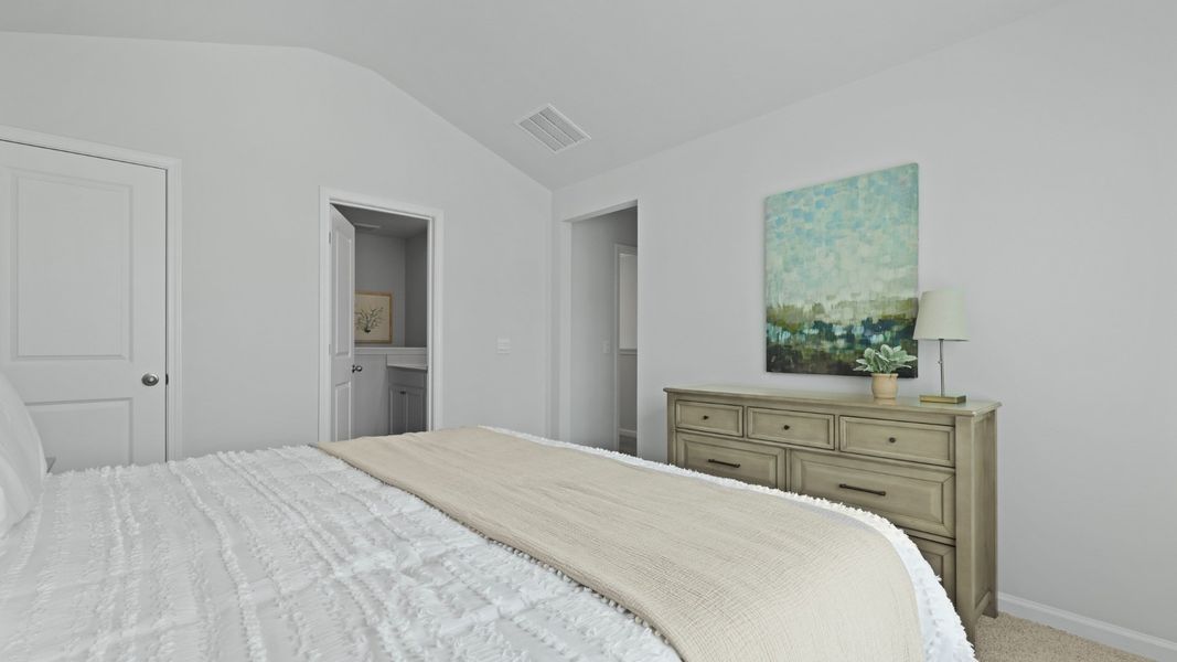 Representative furnished interior of a home built from the DUNCAN by D.R. Horton in Carolina Groves Townhomes, Moncks Corner (Image 25).