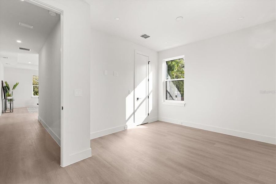 Spacious, unfurnished interior of a new home in , Orlando (Image 20). Spacious, unfurnished interior of a new home in , Orlando (Image 20).