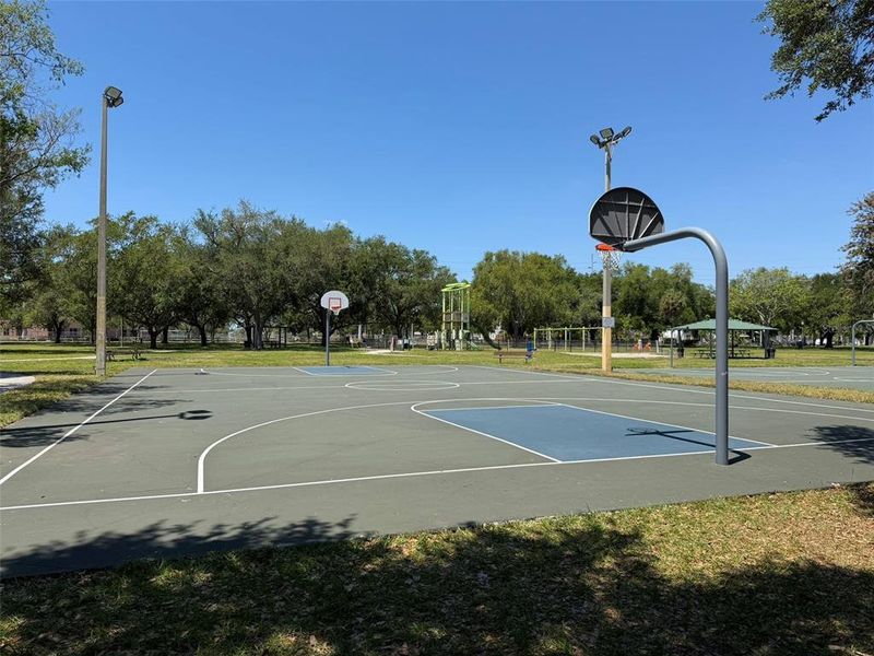 Community amenities in , St. Petersburg (Image 76).