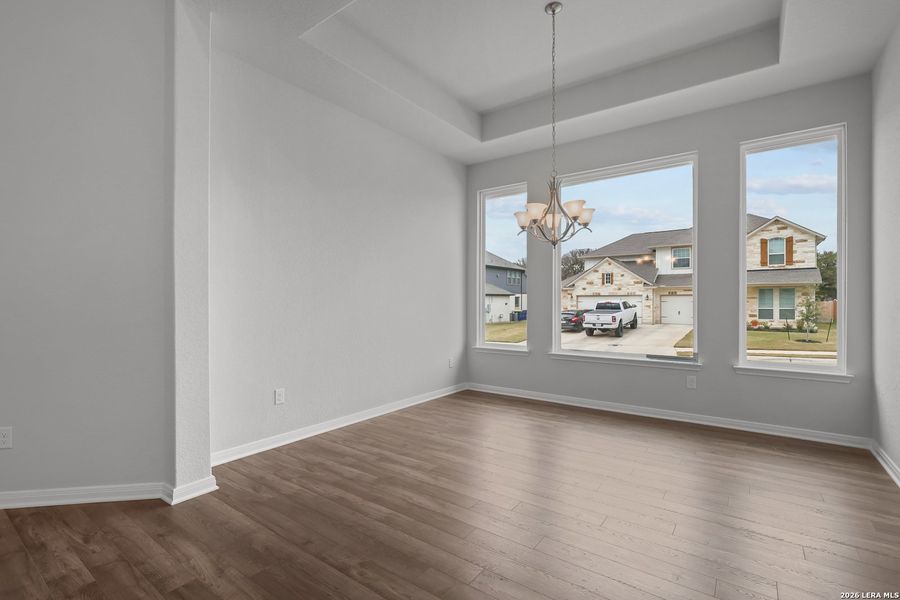 Spacious, unfurnished interior of a new home in Buffalo Crossing, Cibolo (Image 25).