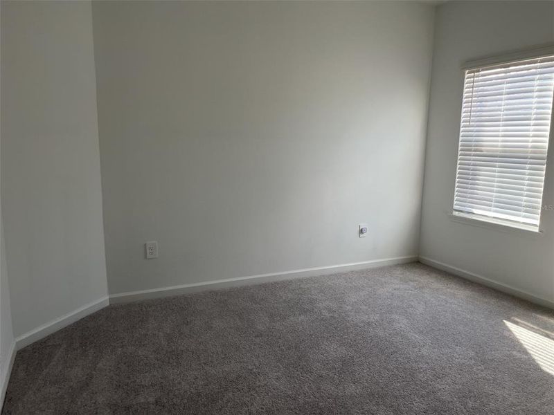 Spacious, unfurnished interior of a new home in Grand Park North, Dunnellon (Image 24).