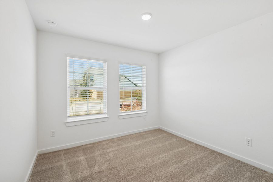 Spacious, unfurnished interior of a new home in Ambrose, La Marque (Image 15).