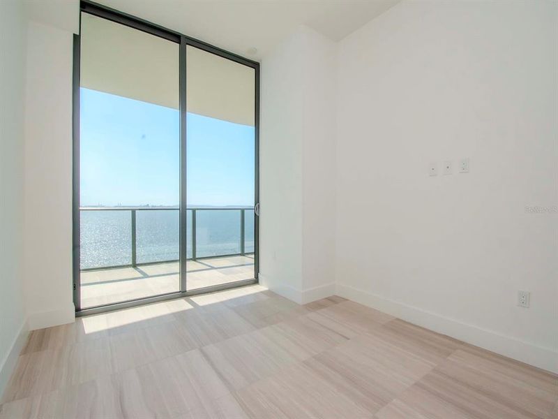 Spacious, unfurnished interior of a new home in , Tampa (Image 71). Spacious, unfurnished interior of a new home in , Tampa (Image 71).