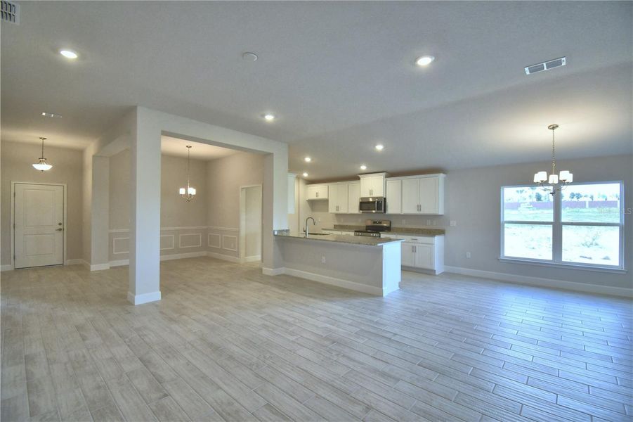 Spacious, unfurnished interior of a new home in Lake Juliana Estates, Auburndale (Image 17).