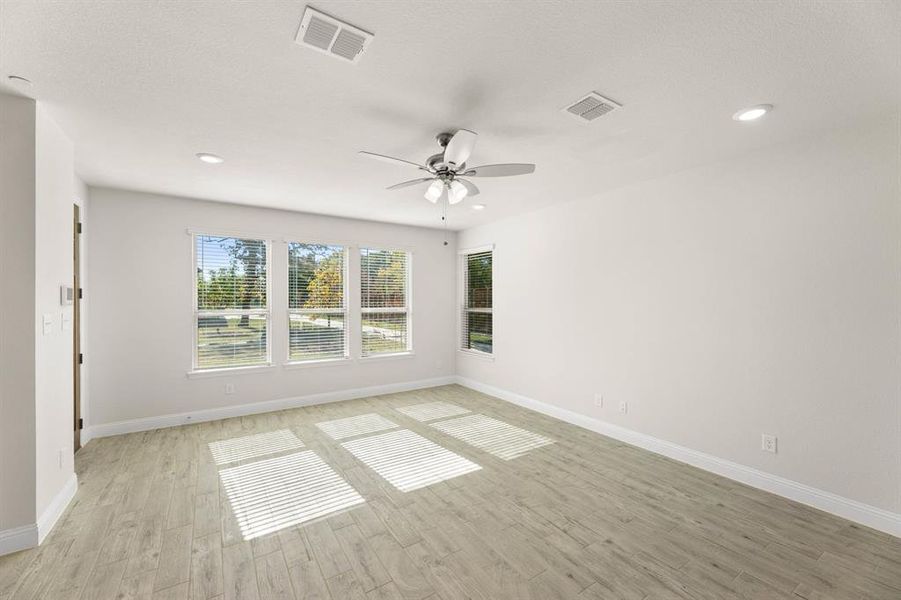 3005 Tall Pine-Living Room-2