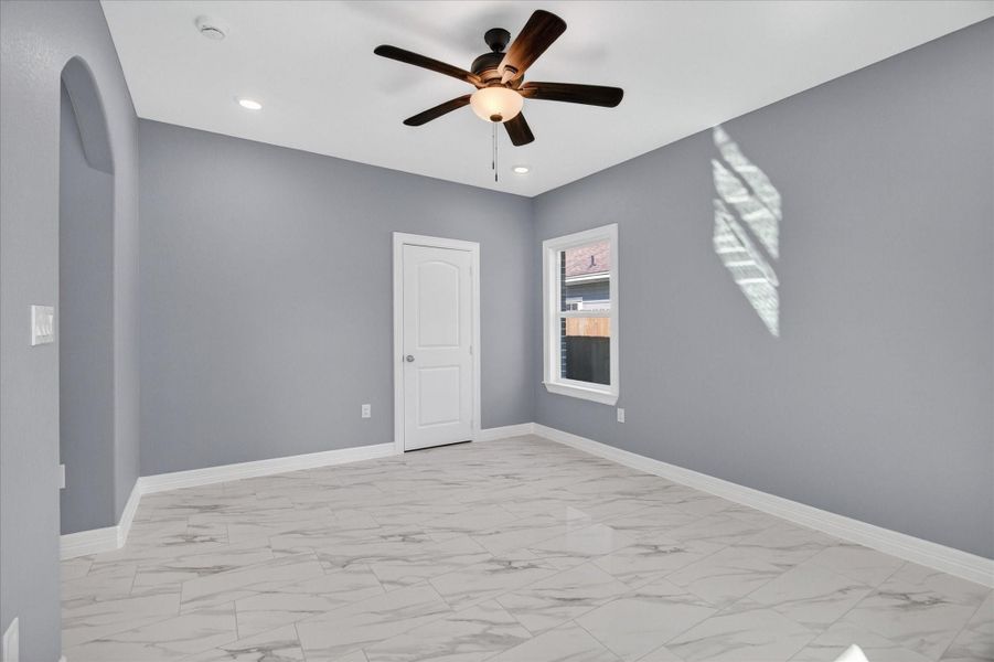 Spacious, unfurnished interior of a new home in , Houston (Image 21).