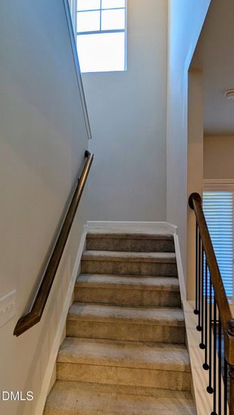 eca6f9f4-076d-4e3c-be6a-45fdf18034df~1