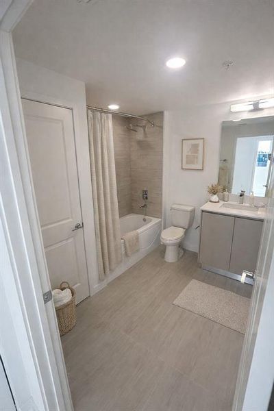 Furnished interior view inside a new home in , Orlando (Image 9).