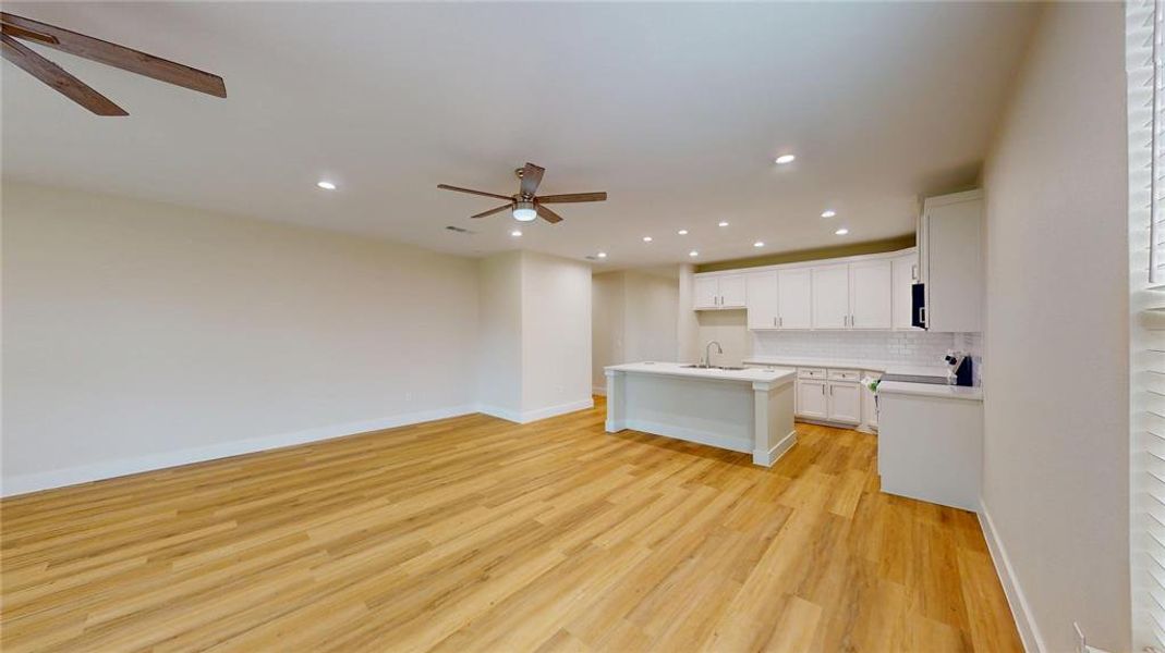 Spacious, unfurnished interior of a new home in , Grand Prairie (Image 19).