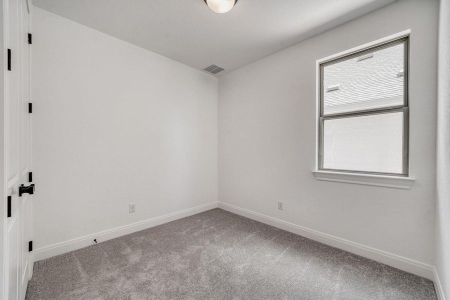 Spacious, unfurnished interior of a new home in , Buda (Image 22).