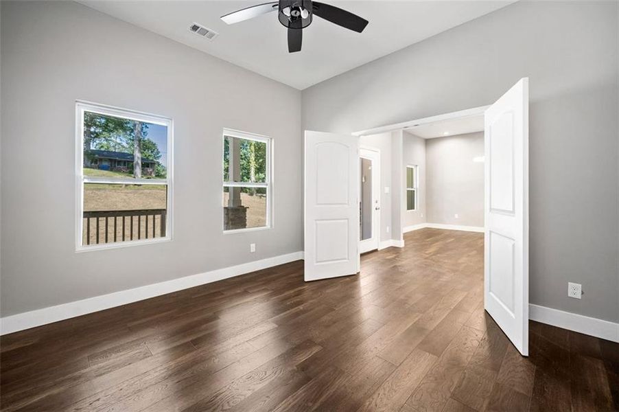 Spacious, unfurnished interior of a new home in , Mableton (Image 30).