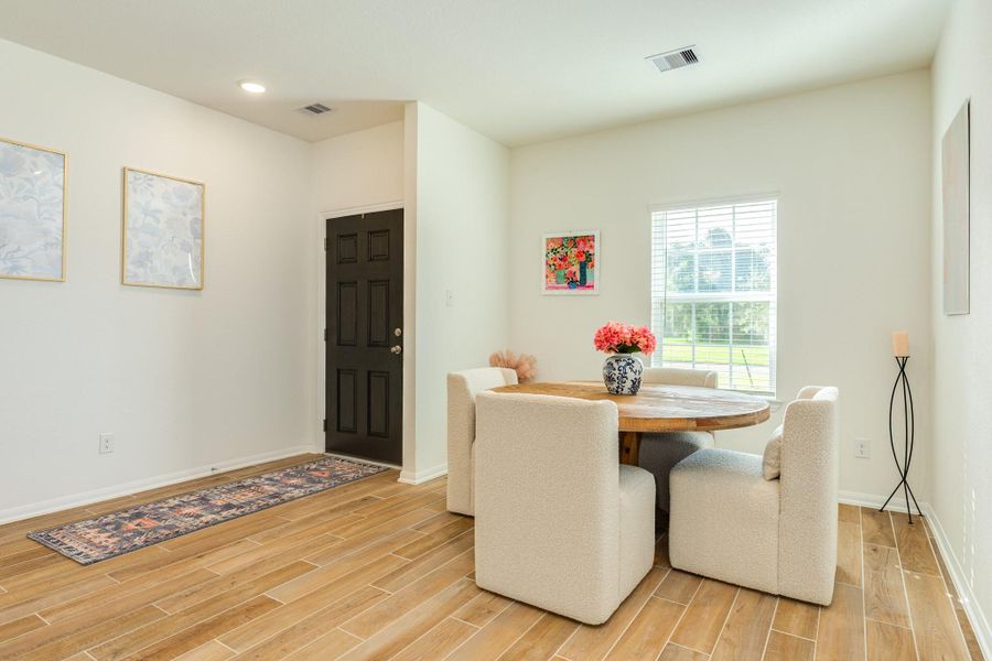 Furnished interior view inside a new home in Columbia Lakes, West Columbia (Image 13).