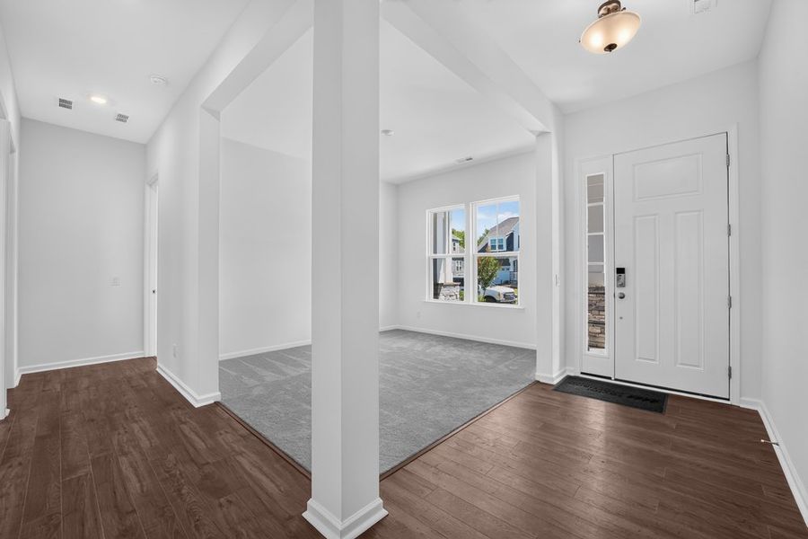 Spacious, unfurnished interior of a new home in Estates at Sugar Creek, Fort Mill (Image 29).