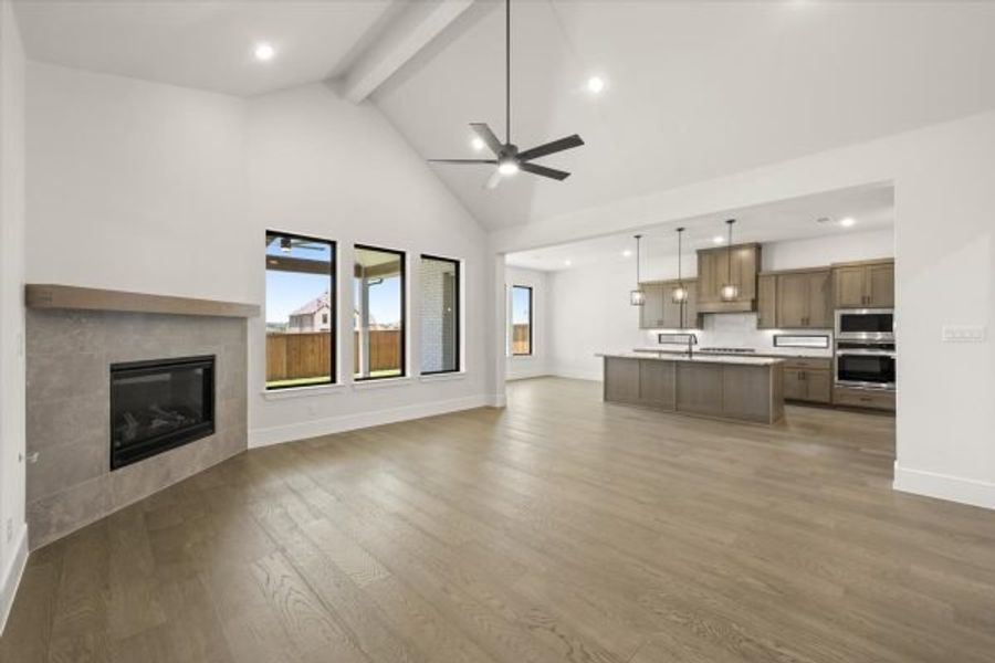 Spacious, unfurnished interior of a new home in Rio Vista at Kelly Ranch, Aledo (Image 23).