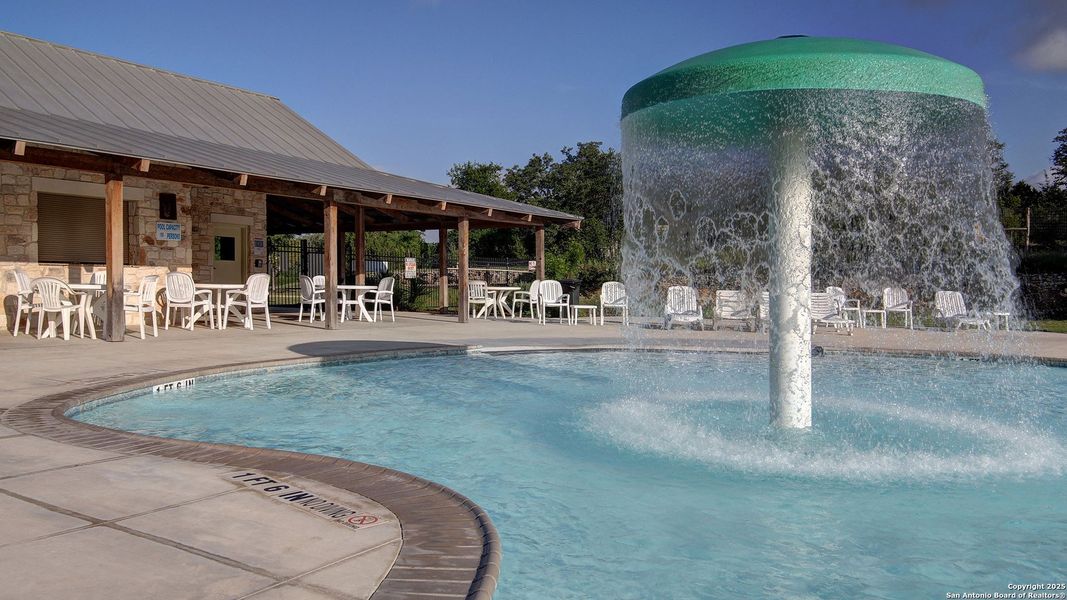Community amenities in Kinder Ranch 70', San Antonio (Image 7).
