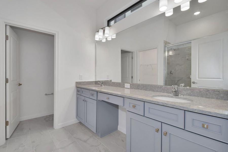Representative furnished interior of a home built from the Sandalwood II by Park Square Residential in Paradiso Grande, Orlando (Image 9).