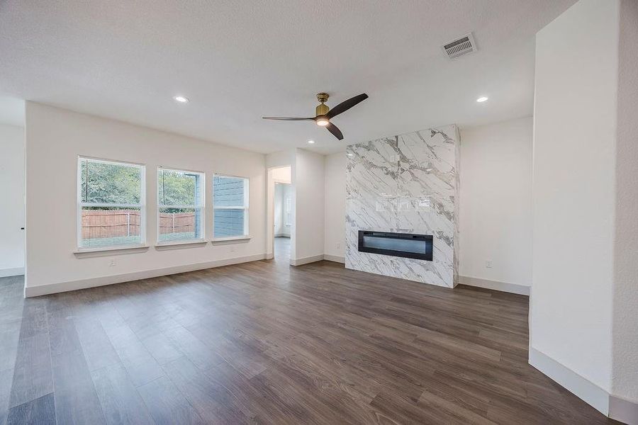 Image 38 of a home in .