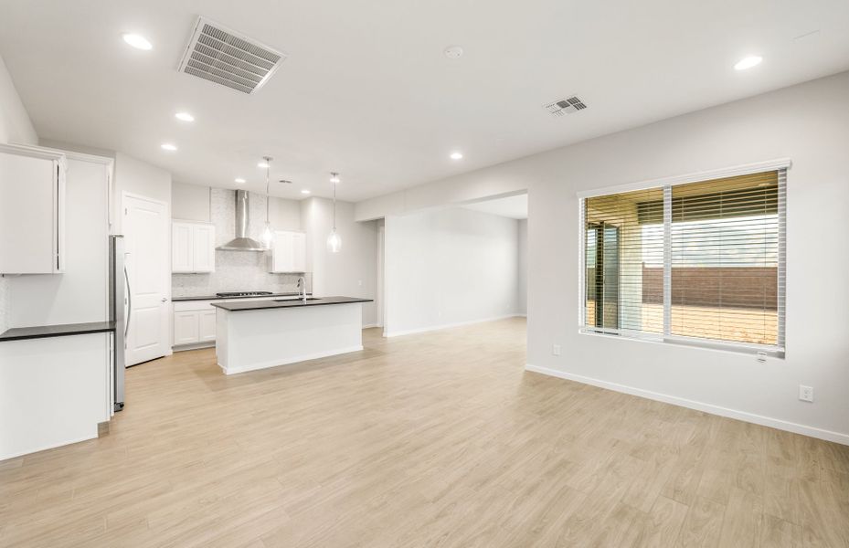 Spacious, unfurnished interior of a new home in Regent Hills - Meadow Series, Buckeye (Image 20). Spacious, unfurnished interior of a new home in Regent Hills - Meadow Series, Buckeye (Image 20).
