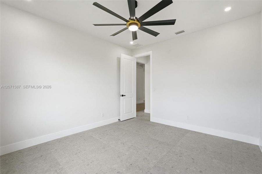 Spacious, unfurnished interior of a new home in , Cape Coral (Image 22).