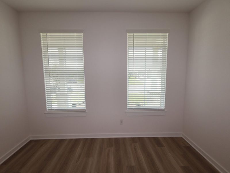 Spacious, unfurnished interior of a new home in Miller's Pond, Rosenberg (Image 19).