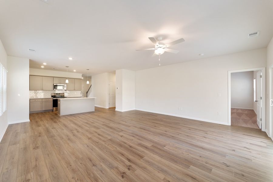 Spacious, unfurnished interior of a new home in Dove Hollow, Chesnee (Image 20).