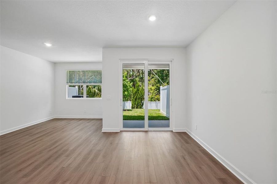 Spacious, unfurnished interior of a new home in , Tampa (Image 21).