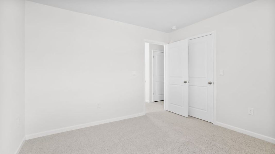 Spacious, unfurnished interior of a new home in Cedar Gap, Fountain Inn (Image 27).