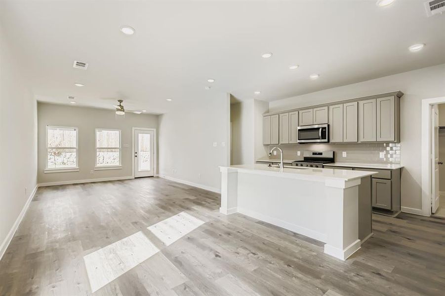 Image 27 of a home in Ambergrove.