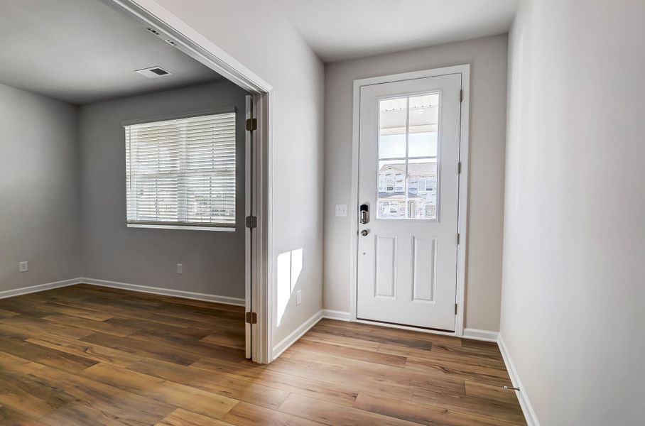 Photo representation of the Avalon plan. Colors, finishes and options will vary.