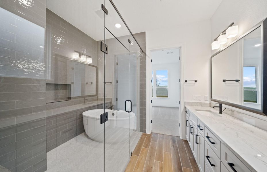 Image 10 of a home in Valencia. Image 10 of a home in Valencia.