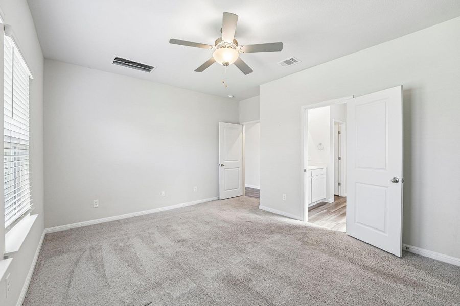 Spacious, unfurnished interior of a new home in Waterstone Crossing, Kyle (Image 26).