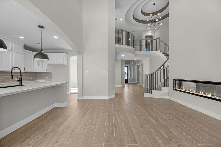 Representative image. Features, selections and colors may vary.