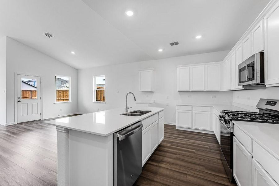 2143 Tule Way ~ Ready Now!