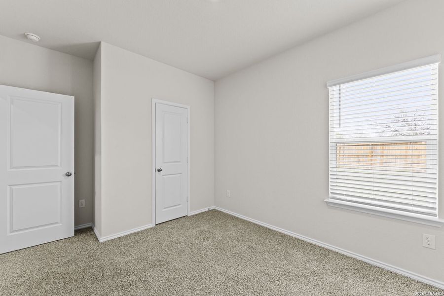 Spacious, unfurnished interior of a new home in Laurel Vistas, San Antonio (Image 34).
