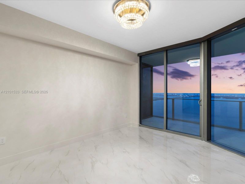 Spacious, unfurnished interior of a new home in Aria Reserve, Miami (Image 36).